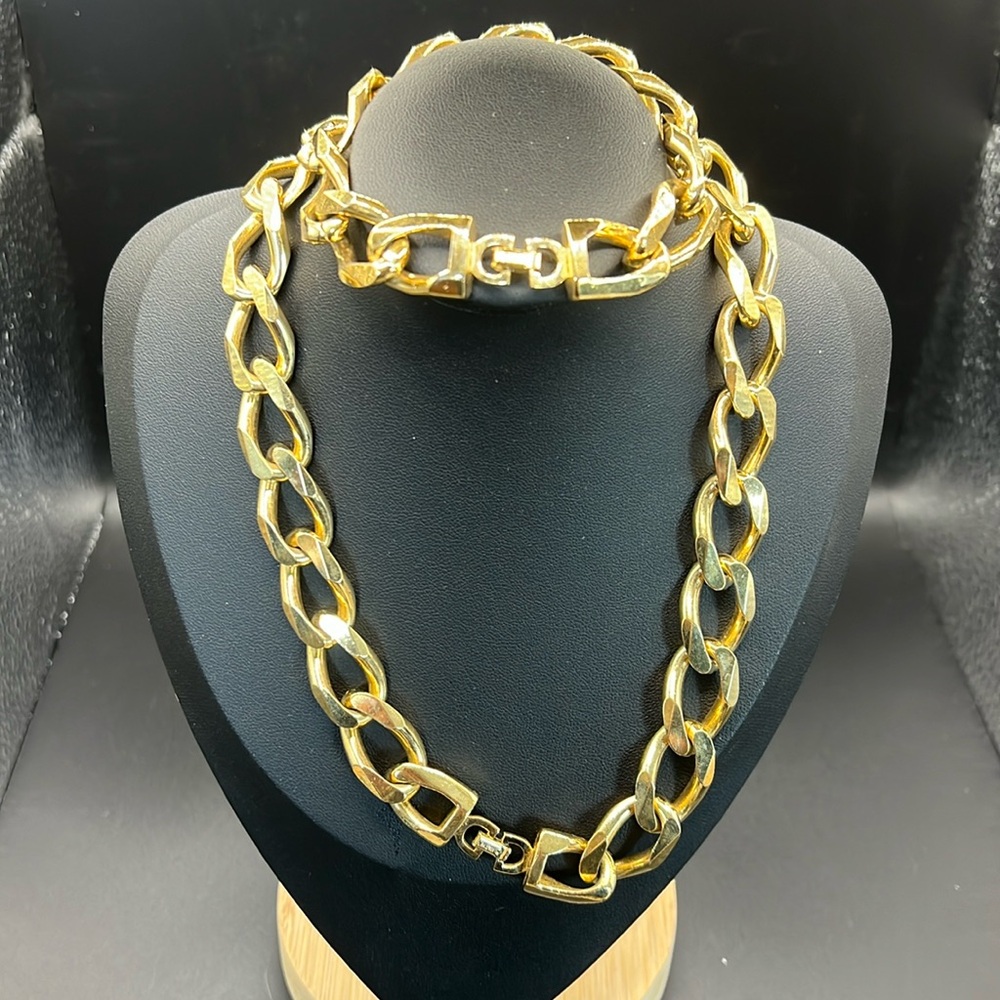✨✨Last chance✨✨Vintage Christian Dior necklace and bracelet set